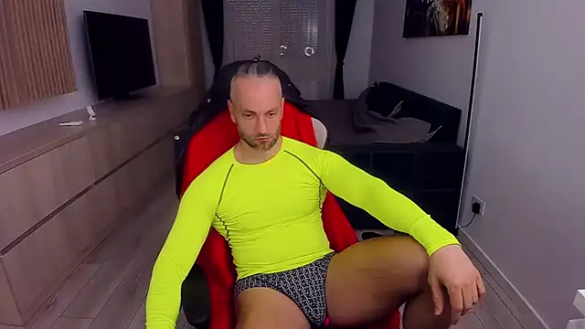 Snapshot of MarisMuscle chatting on March 12, 6:29 am MarisMuscle online show from March 12, 6:29 am