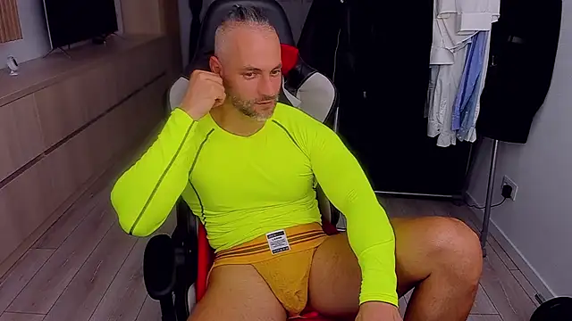 Snapshot of MarisMuscle chatting on September 10, 6:52 pm MarisMuscle online show from September 10, 6:52 pm