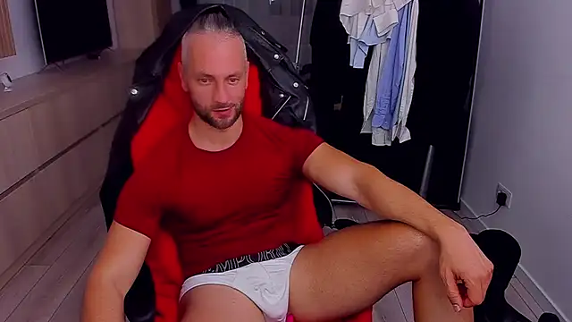 Snapshot of MarisMuscle chatting on October 1, 7:09 pm MarisMuscle online show from October 1, 7:09 pm