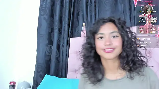 Snapshot of Applehot_LRR chatting on January 23, 6:06 am Applehot LRR online show from January 23, 6:06 am