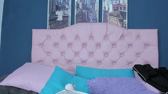 Snapshot of Applehot_LRR chatting on September 19, 2:13 am Applehot LRR online show from September 19, 2:13 am