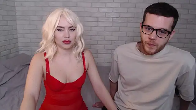 Snapshot of Fuckyoursecretary69 chatting on March 1, 10:45 am Fuckyoursecretary69 online show from March 1, 10:45 am