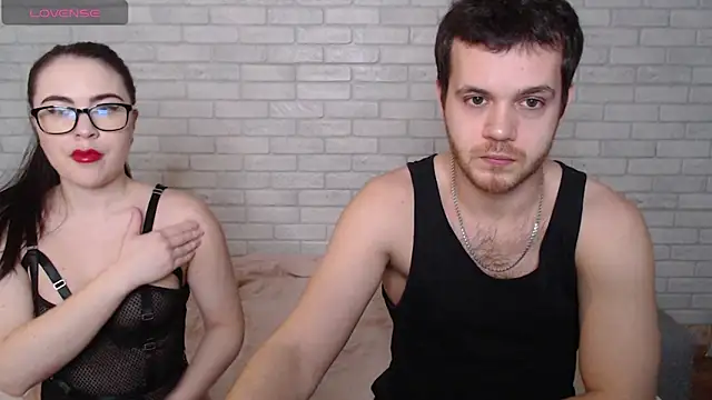 Snapshot of Fuckyoursecretary69 chatting on February 27, 11:21 am Fuckyoursecretary69 online show from February 27, 11:21 am