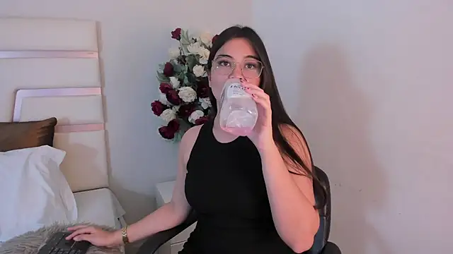 CamilaSofiia online show from February 5, 10:44 pm