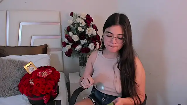 CamilaSofiia online show from February 15, 6:12 pm