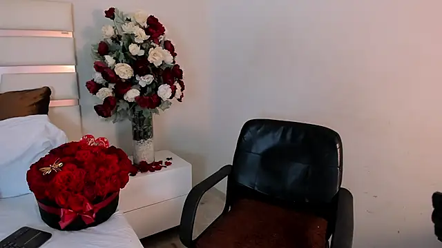 CamilaSofiia online show from February 19, 1:51 am