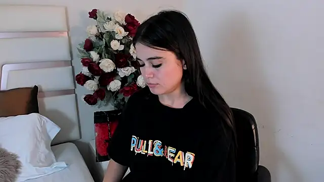 CamilaSofiia online show from March 22, 1:43 am