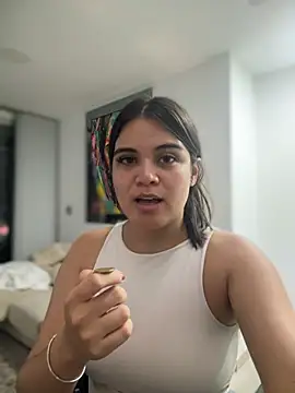 Snapshot of CamilaSofiia chatting on June 14, 2:24 am CamilaSofiia online show from June 14, 2:24 am