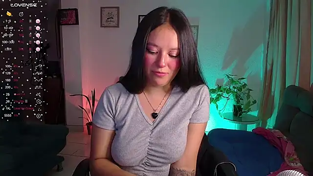 Snapshot of Lexie_Thompson10 chatting on February 7, 6:35 am Lexie Thompson10 online show from February 7, 6:35 am