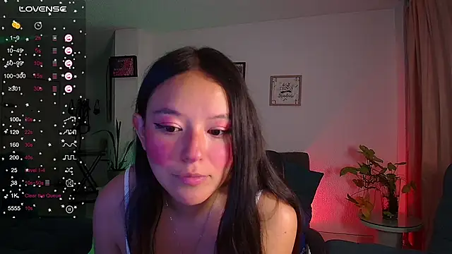 Snapshot of Lexie_Thompson10 chatting on March 10, 7:53 am Lexie Thompson10 online show from March 10, 7:53 am