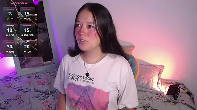 Snapshot of Lexie_Thompson10 chatting on October 20, 10:43 pm Lexie Thompson10 online show from October 20, 10:43 pm