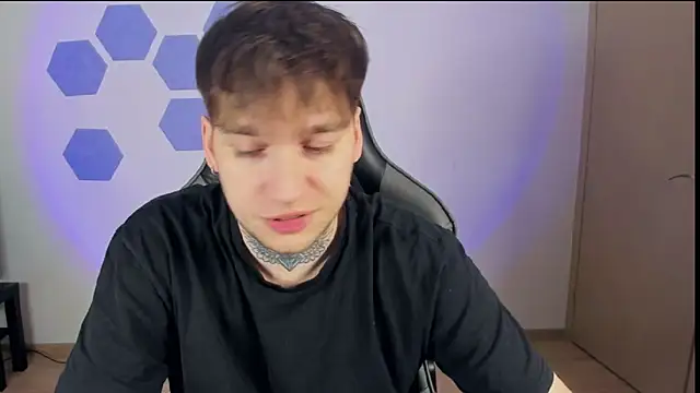 Chris Tyson online show from January 21, 2:22 am