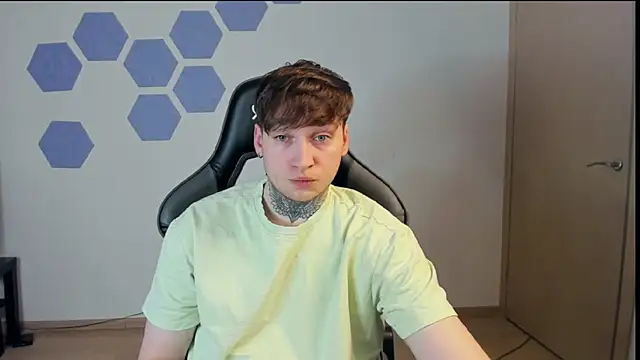 Chris Tyson online show from February 1, 3:41 am