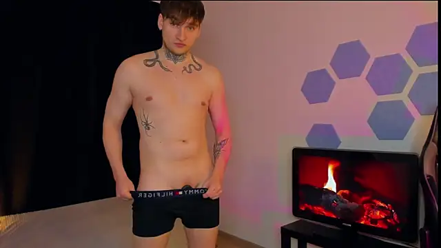 Chris Tyson online show from February 5, 11:50 pm