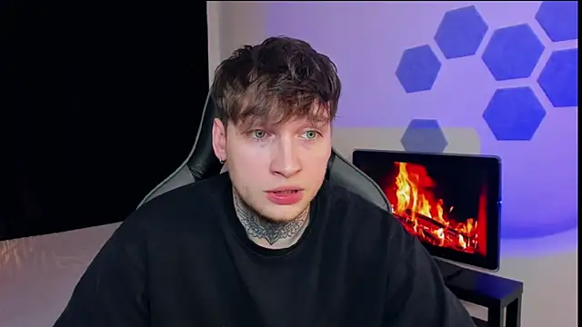 Chris Tyson online show from February 12, 2:14 am