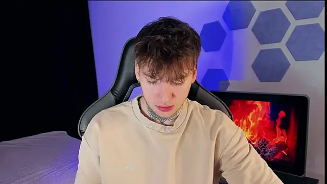 Chris Tyson online show from March 20, 1:35 am