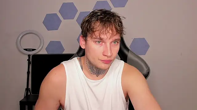 Chris Tyson online show from October 19, 9:04 pm