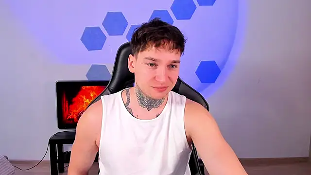 Chris Tyson online show from December 16, 9:47 am