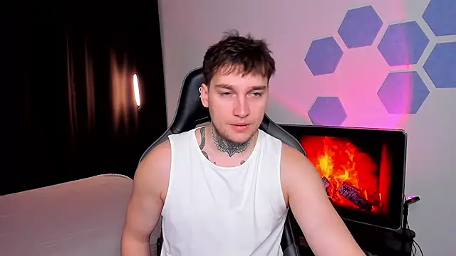 Chris Tyson online show from December 21, 12:45 pm