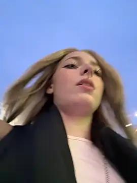 LoraaDoll online show from October 28, 2:31 pm