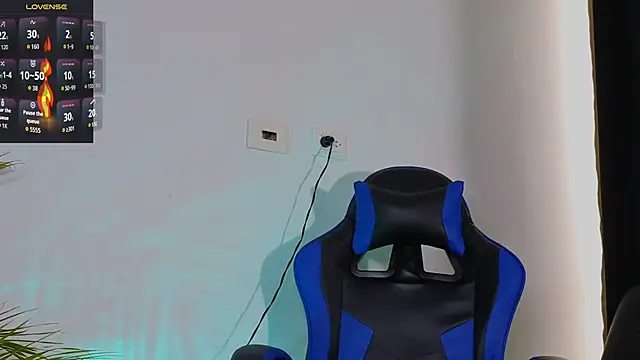 Snapshot of EdwardRoss_ chatting on November 7, 9:26 pm EdwardRoss online show from November 7, 9:26 pm