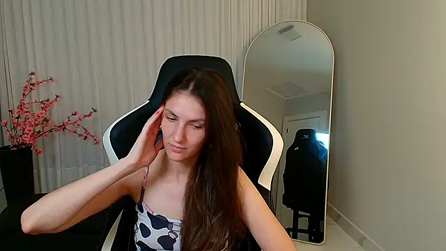 Snapshot of upssnowy chatting on November 5, 6:41 pm upssnowy online show from November 5, 6:41 pm