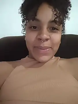 Julia Pretinha online show from December 15, 1:04 pm