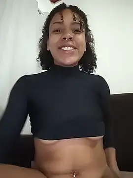 Snapshot of Julia_Pretinha chatting on December 18, 12:22 pm Julia Pretinha online show from December 18, 12:22 pm