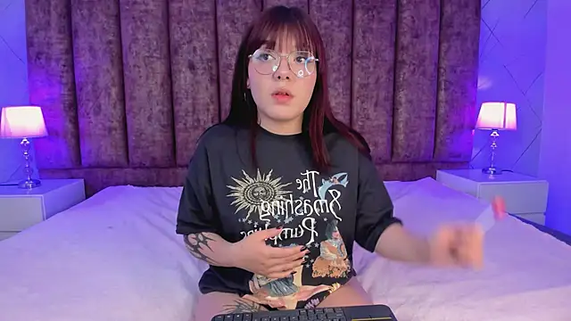 Fluffy Bubble21 online show from February 21, 10:17 am