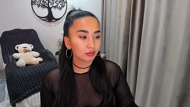 worldofkim online show from October 24, 4:58 pm