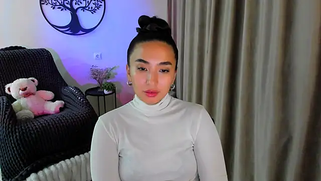 worldofkim online show from November 12, 5:24 pm