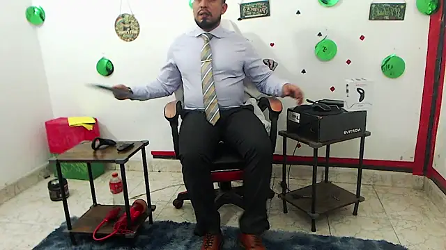 Snapshot of KalethBigDick chatting on May 30, 7:38 am KalethBigDick online show from May 30, 7:38 am