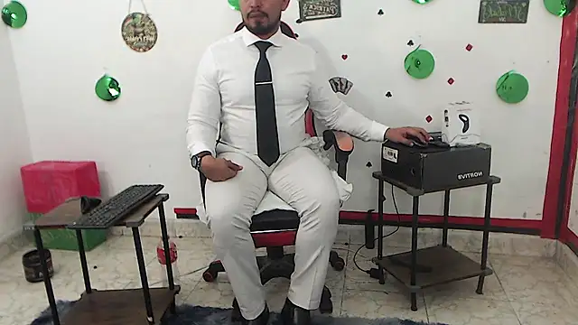 Snapshot of KalethBigDick chatting on July 28, 8:52 pm KalethBigDick online show from July 28, 8:52 pm