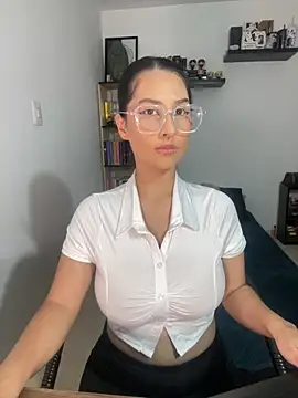 sofi johansson online show from March 12, 5:35 am