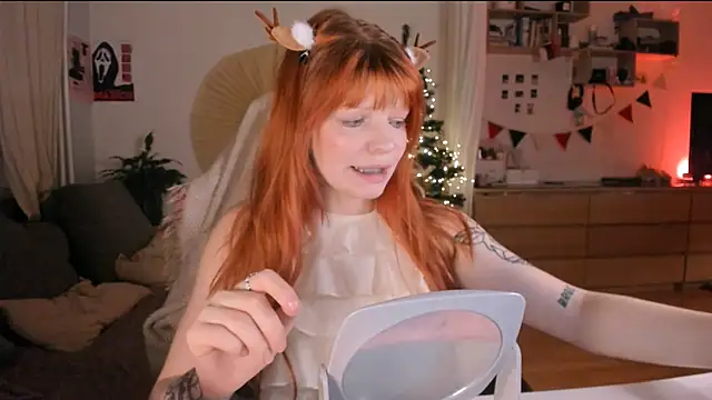 lil lia online show from December 18, 9:32 pm