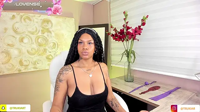 haiiley more online show from December 4, 8:01 am