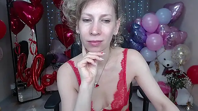 Snapshot of AdrianaSea chatting on February 15, 4:03 am AdrianaSea online show from February 15, 4:03 am