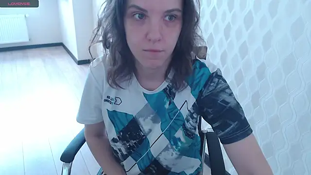 LisaHeart online show from June 2, 1:57 pm