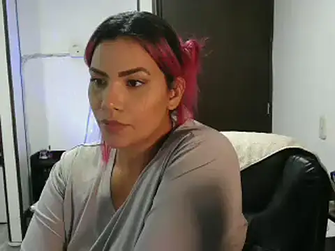 CarolinaRincon online show from March 1, 10:21 pm