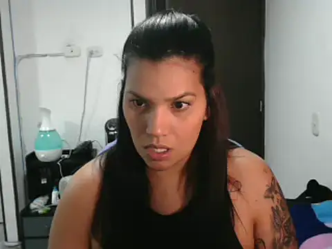 CarolinaRincon online show from March 5, 3:08 am