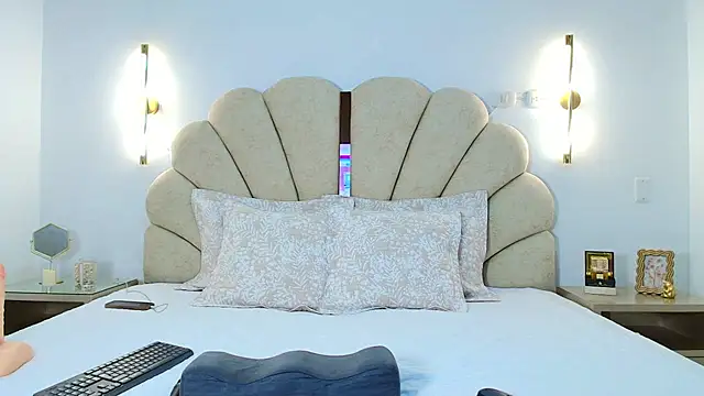 Meghanparker1 online show from November 26, 10:11 pm