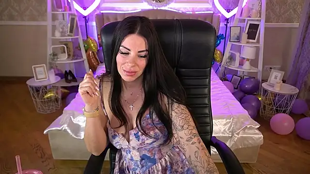 Snapshot of IsabellaFoxyy chatting on February 1, 1:41 pm IsabellaFoxyy online show from February 1, 1:41 pm