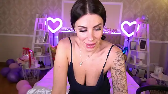 Snapshot of IsabellaFoxyy chatting on February 6, 4:47 pm IsabellaFoxyy online show from February 6, 4:47 pm