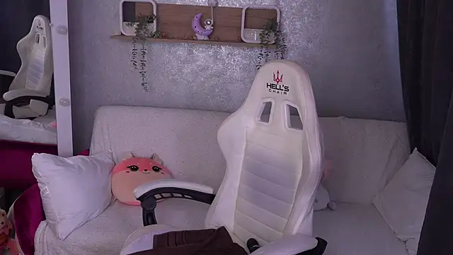 Snapshot of IsabellaFoxyy chatting on October 16, 12:39 pm IsabellaFoxyy online show from October 16, 12:39 pm