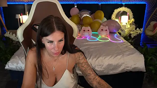 Snapshot of IsabellaFoxyy chatting on July 31, 12:26 pm IsabellaFoxyy online show from July 31, 12:26 pm