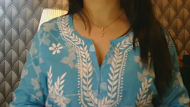 Snapshot of Mishika_Gill chatting on May 3, 2:28 am Mishika Gill online show from May 3, 2:28 am