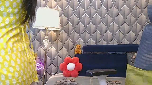 Snapshot of Mishika_Gill chatting on June 4, 3:45 am Mishika Gill online show from June 4, 3:45 am