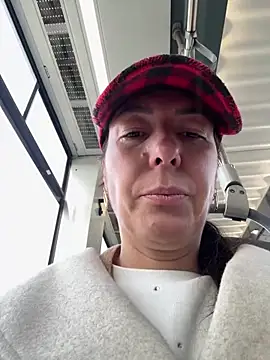 eveangelll online show from February 12, 8:31 am