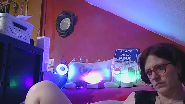Snapshot of lanax chatting on May 22, 12:11 pm lanax online show from May 22, 12:11 pm