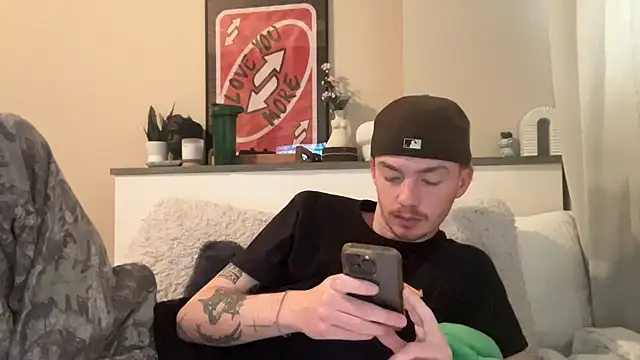 Snapshot of younghungginger chatting on January 2, 7:29 pm younghungginger online show from January 2, 7:29 pm